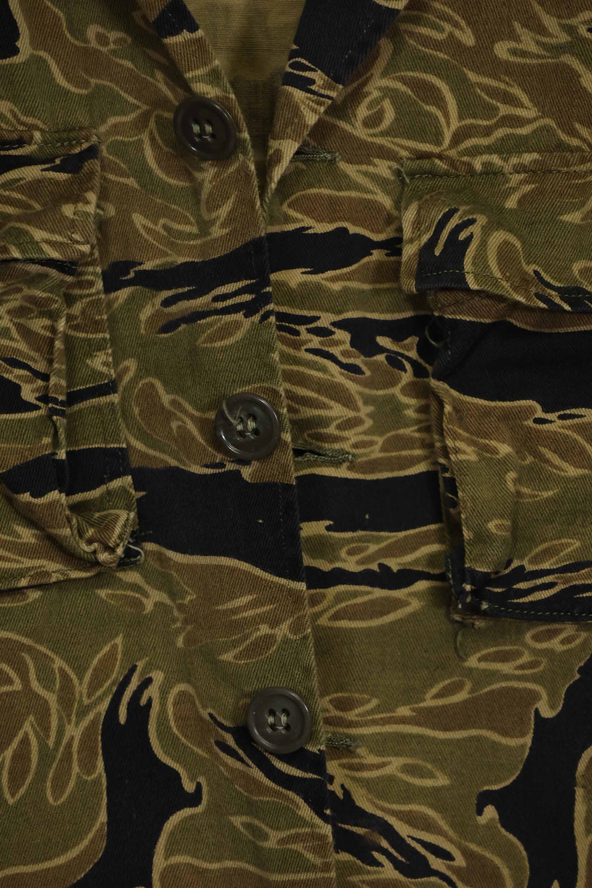 1960年代　ゴールドタイガー　タイガーストライプシャツ　A-L　Asianカット　状態良い　中古品