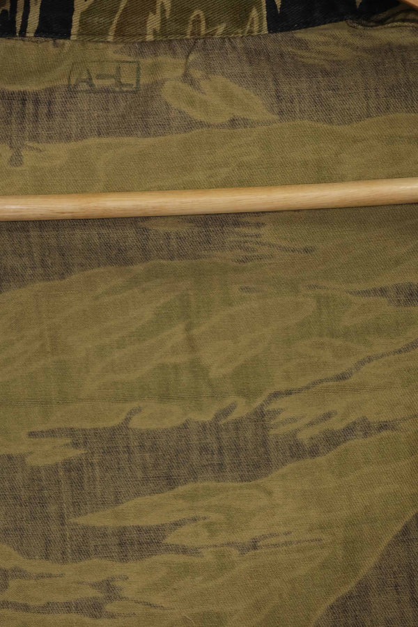 1960年代　ゴールドタイガー　タイガーストライプシャツ　A-L　Asianカット　状態良い　中古品