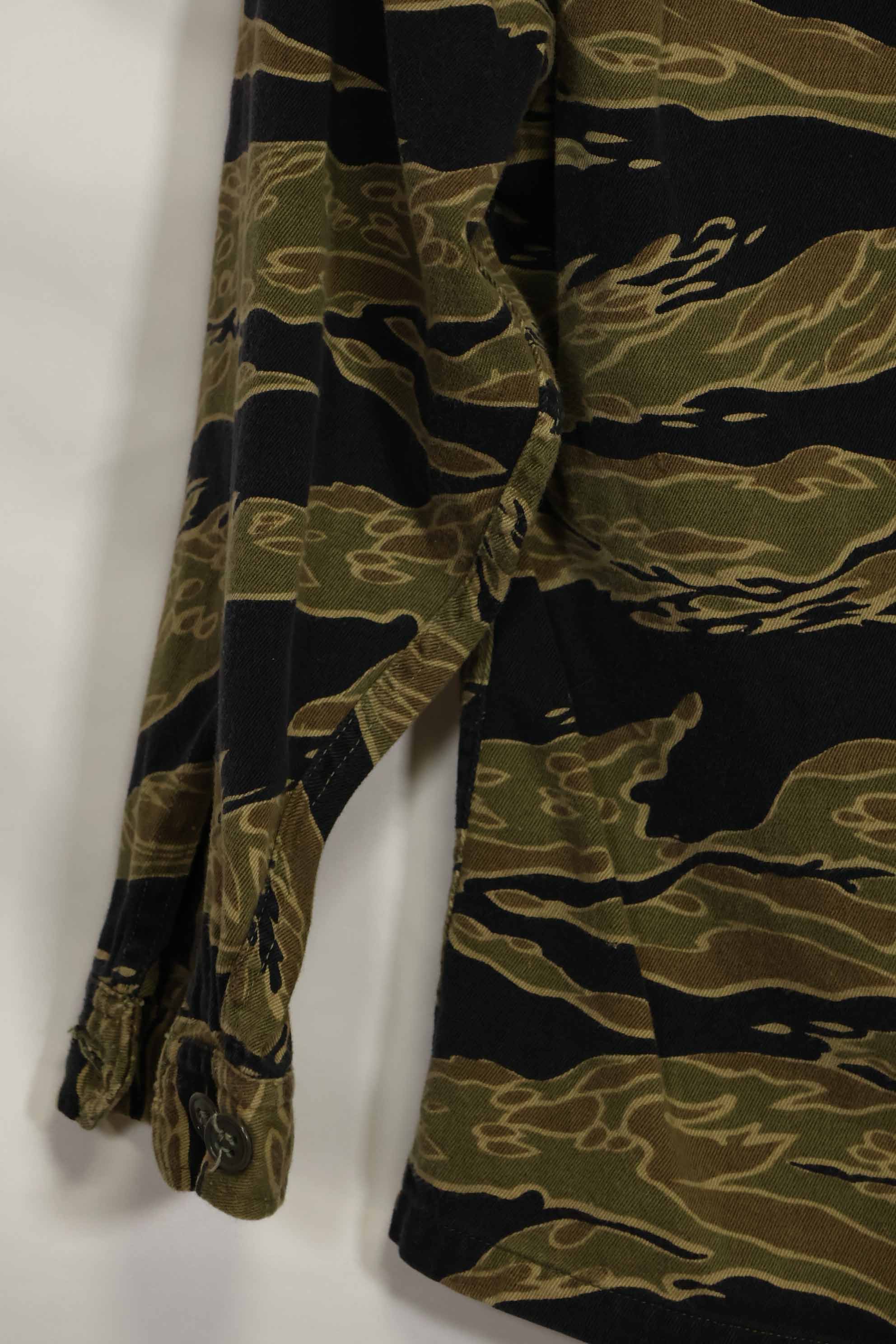 1960年代　ゴールドタイガー　タイガーストライプシャツ　A-L　Asianカット　状態良い　中古品