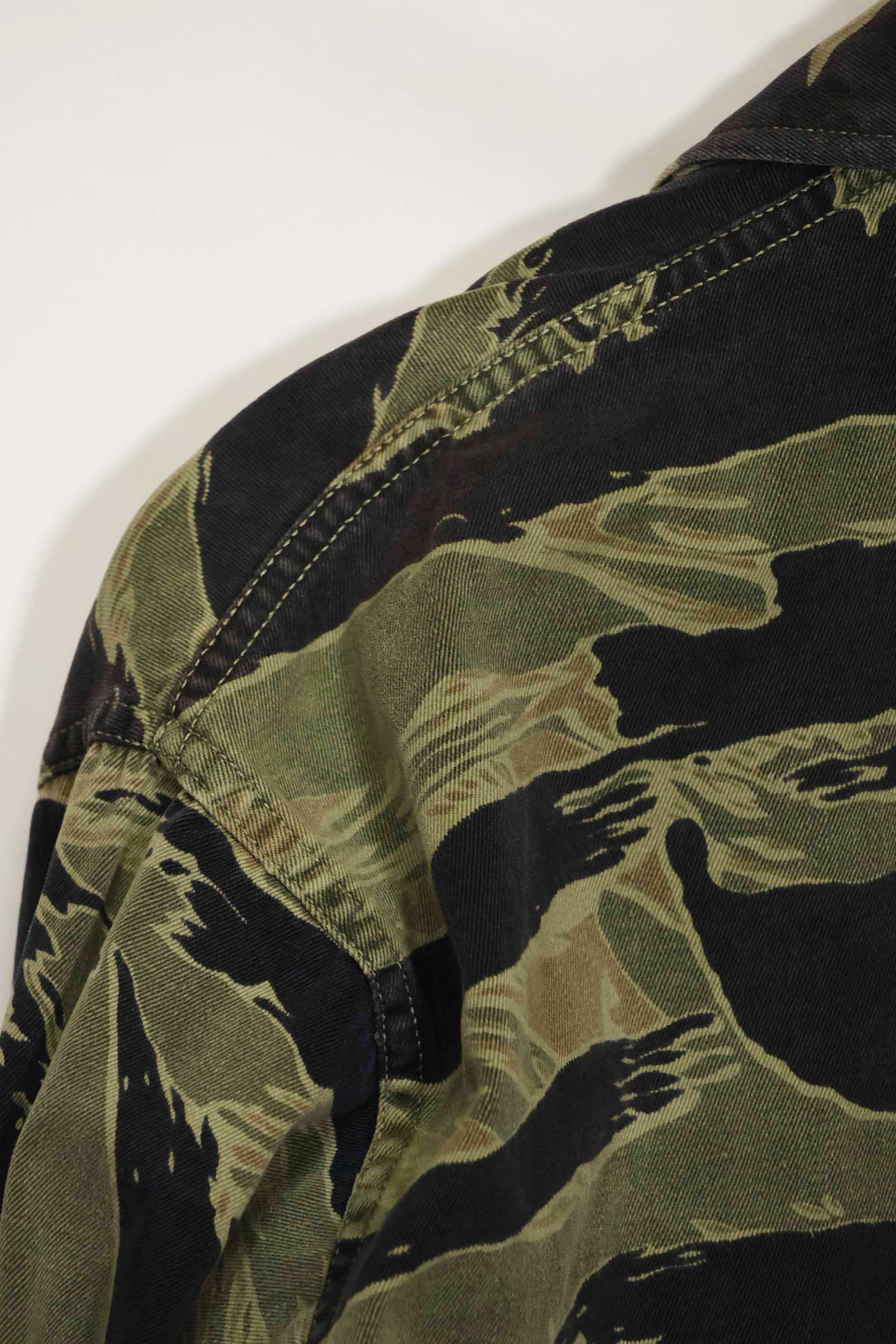 1960年代　ファットタイガー　タイガーストライプ　シャツ　Asian カット　中古品