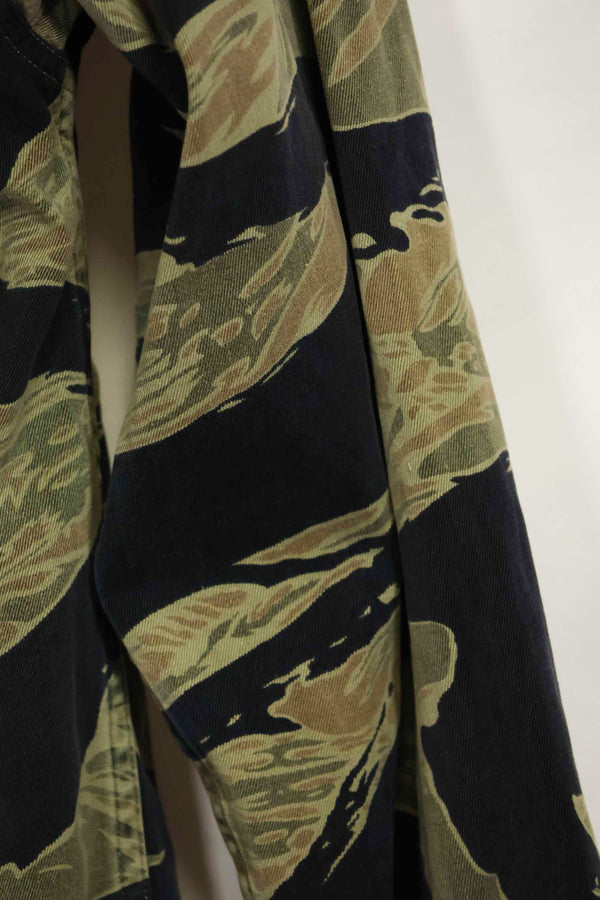 1960年代　ファットタイガー　タイガーストライプ　シャツ　Asian カット　中古品