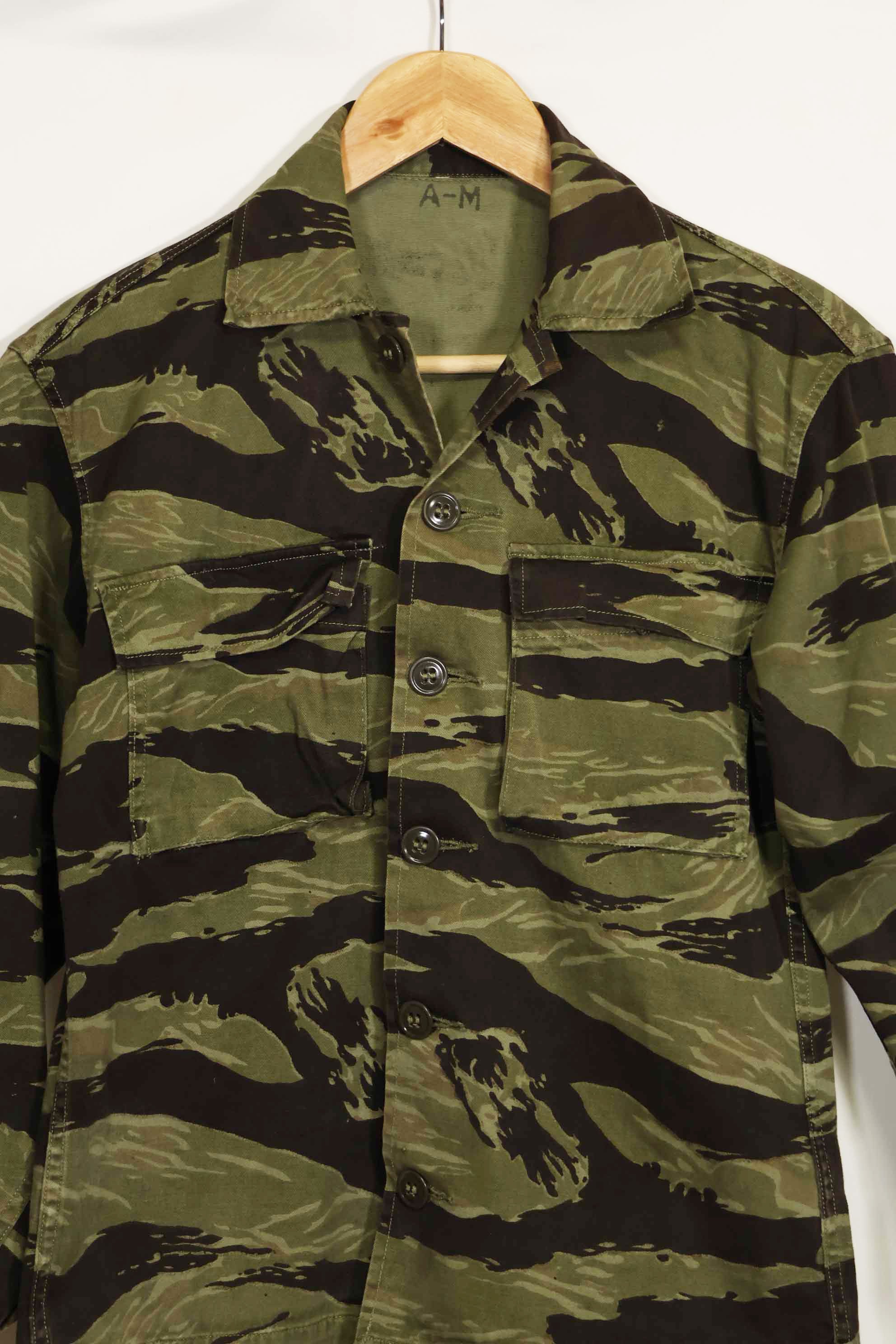 1960年代　クラシックパターン　タイガーストライプ　シャツ　Asian Cut 中古品