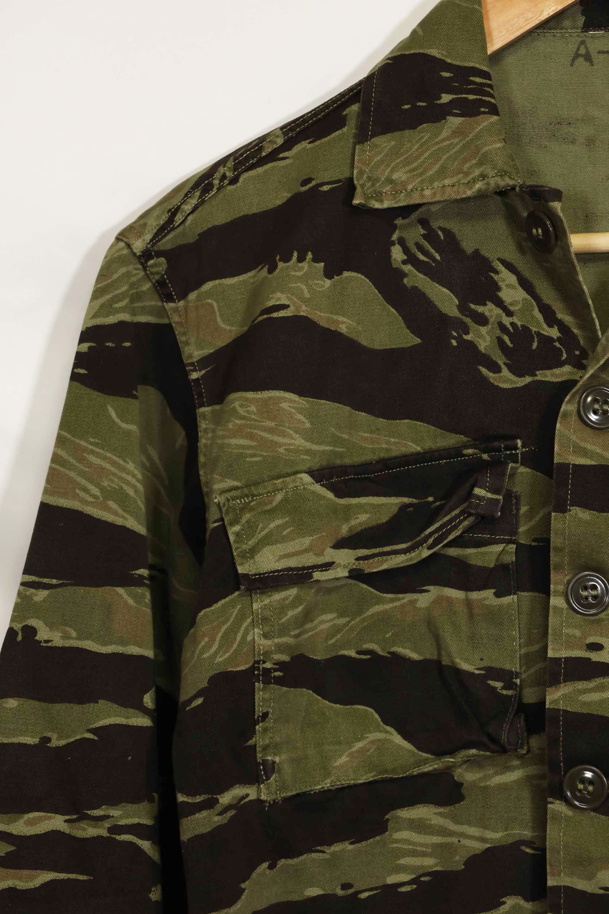 1960年代　クラシックパターン　タイガーストライプ　シャツ　Asian Cut 中古品