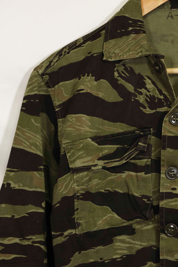 1960年代　クラシックパターン　タイガーストライプ　シャツ　Asian Cut 中古品