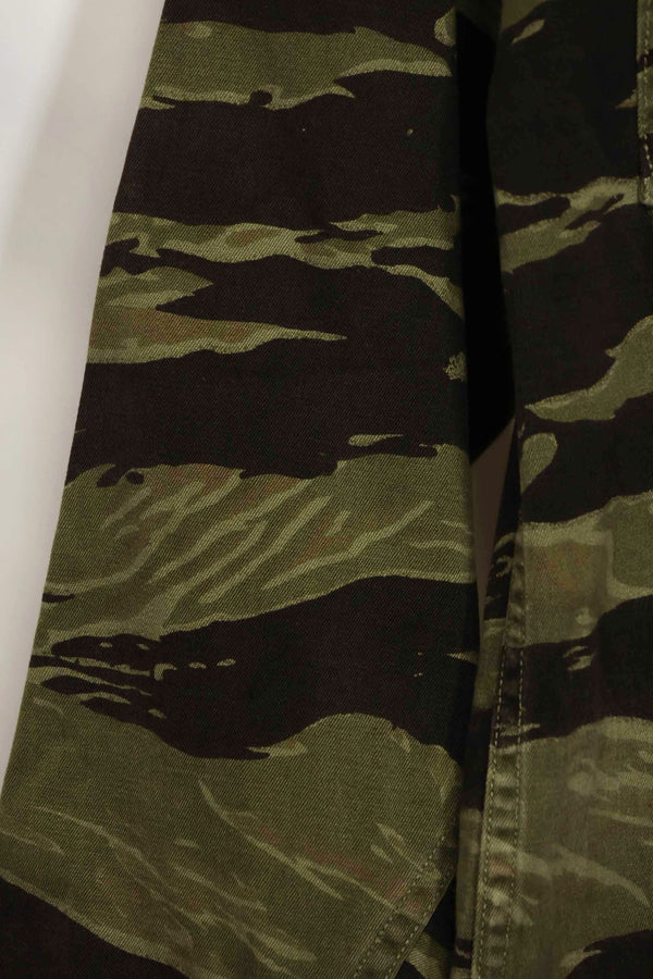 1960年代　クラシックパターン　タイガーストライプ　シャツ　Asian Cut 中古品