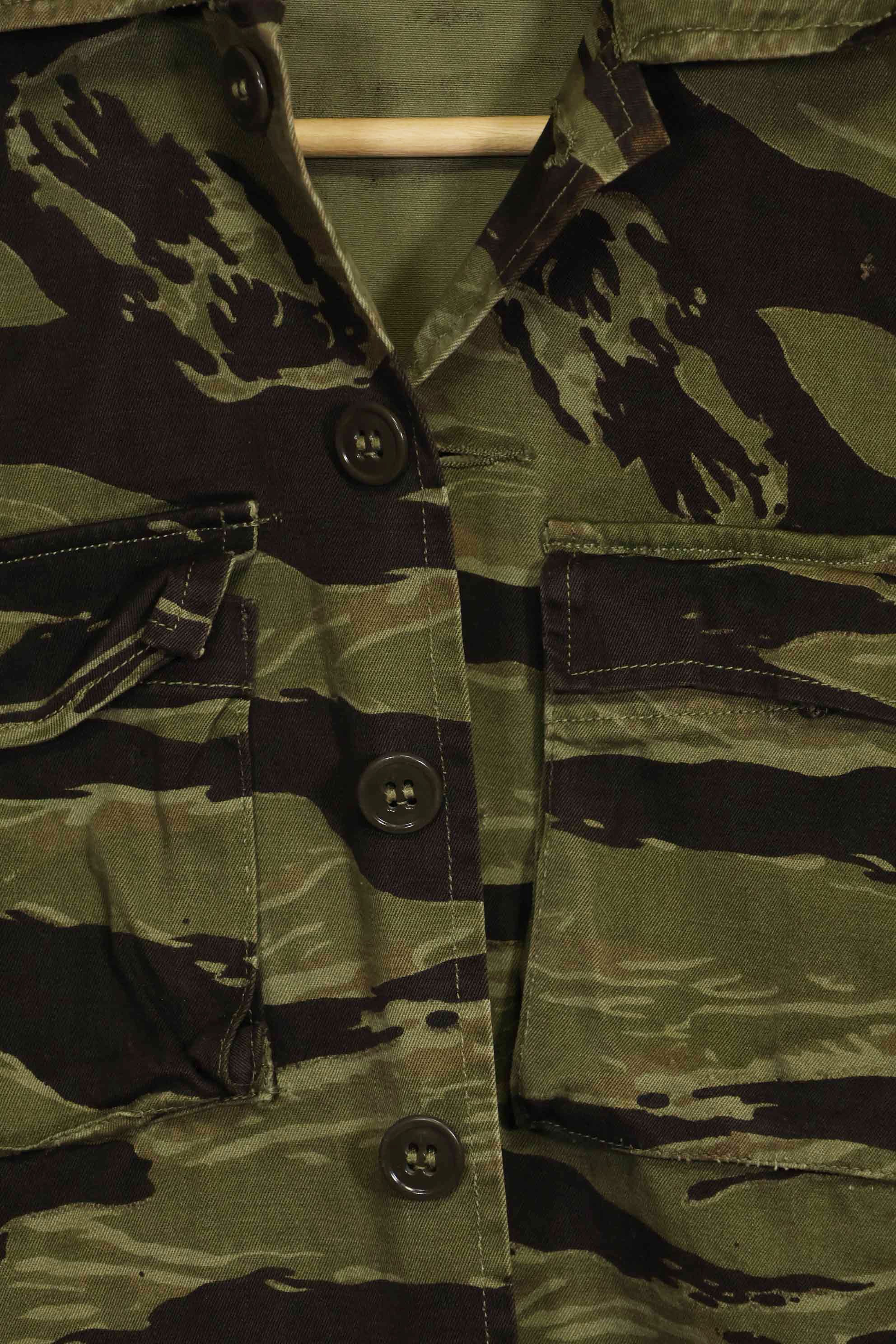 1960年代　クラシックパターン　タイガーストライプ　シャツ　Asian Cut 中古品