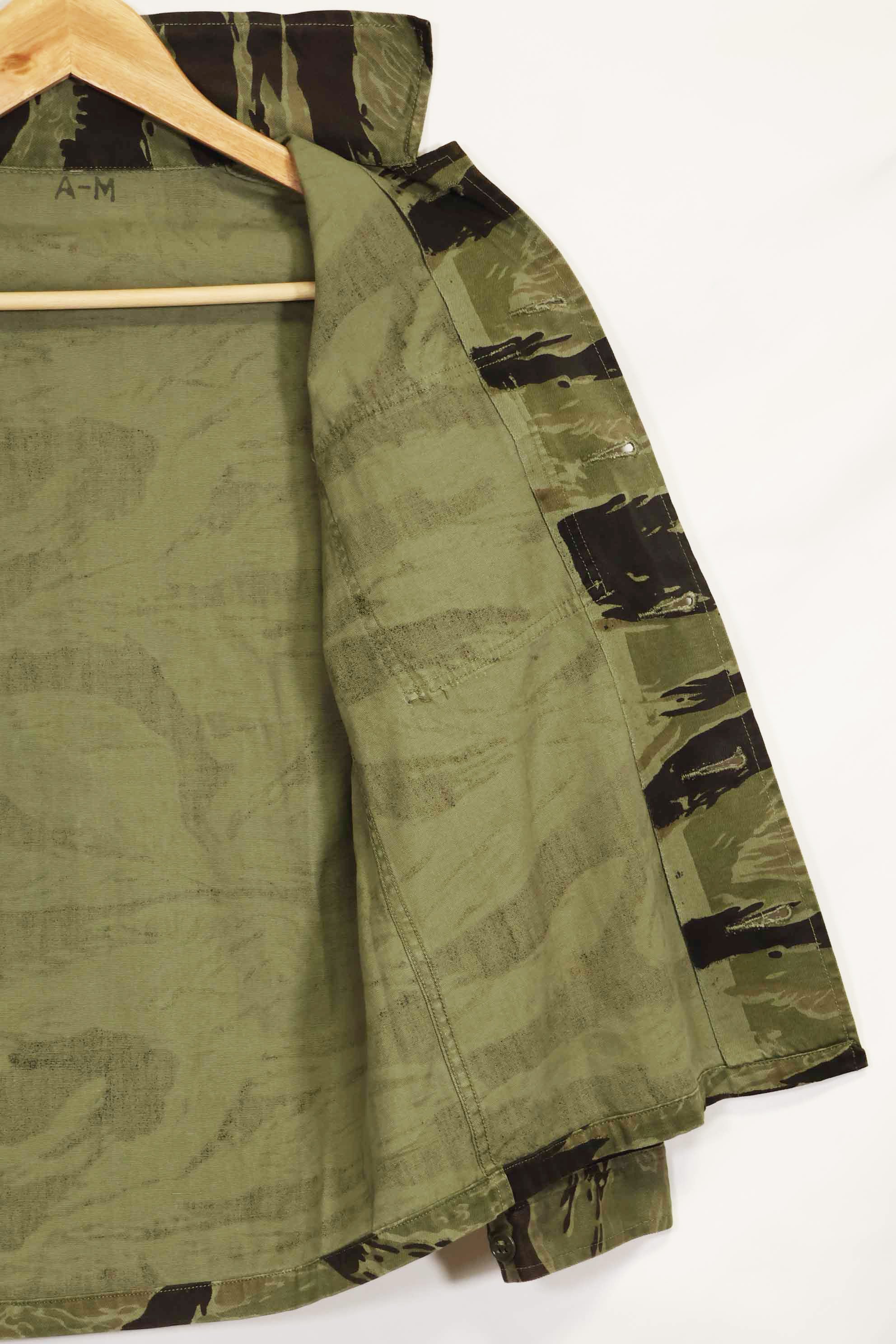 1960年代　クラシックパターン　タイガーストライプ　シャツ　Asian Cut 中古品