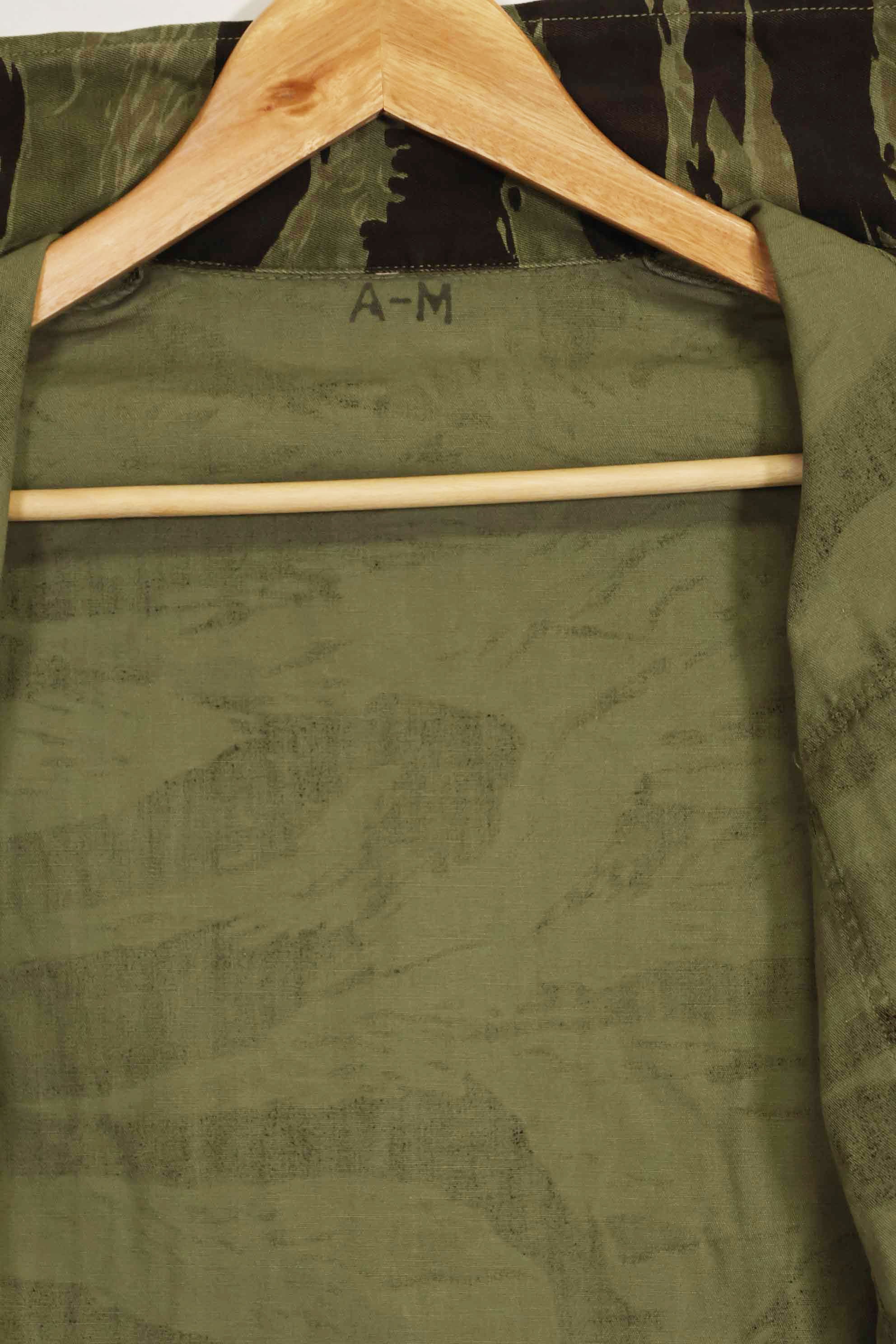 1960年代　クラシックパターン　タイガーストライプ　シャツ　Asian Cut 中古品