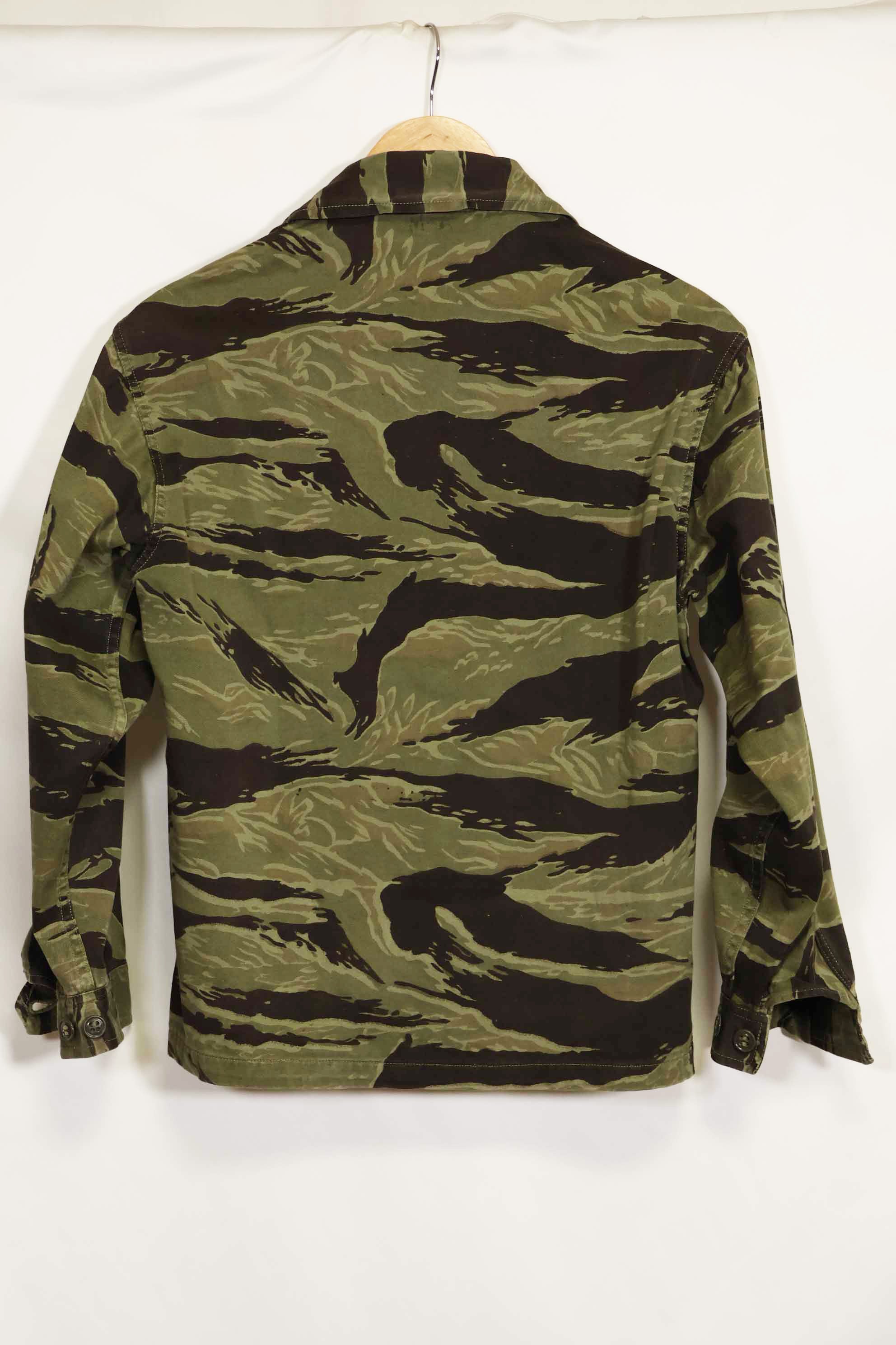 1960年代　クラシックパターン　タイガーストライプ　シャツ　Asian Cut 中古品