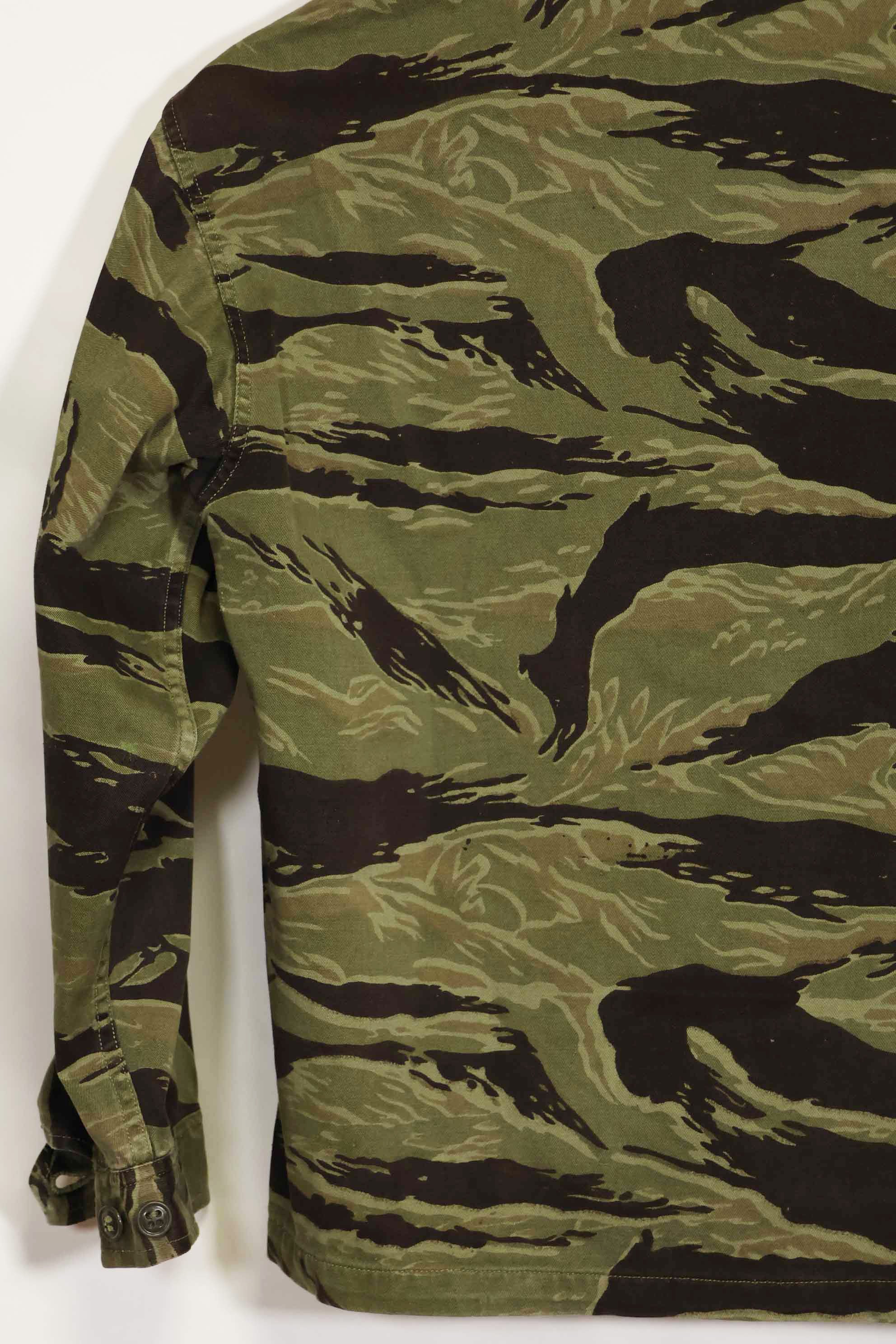 1960年代　クラシックパターン　タイガーストライプ　シャツ　Asian Cut 中古品