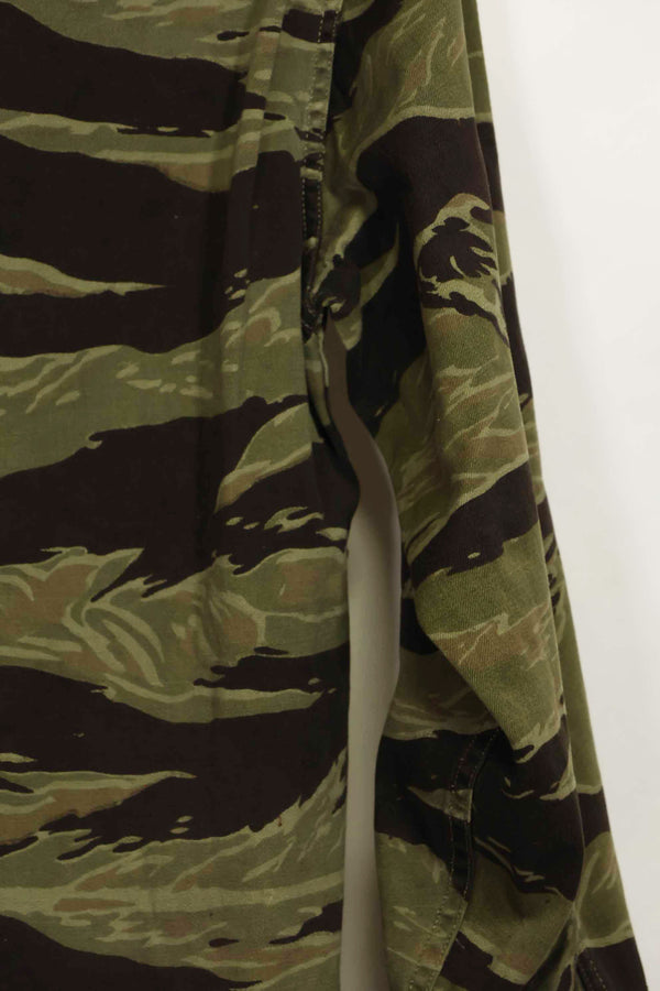 1960年代　クラシックパターン　タイガーストライプ　シャツ　Asian Cut 中古品