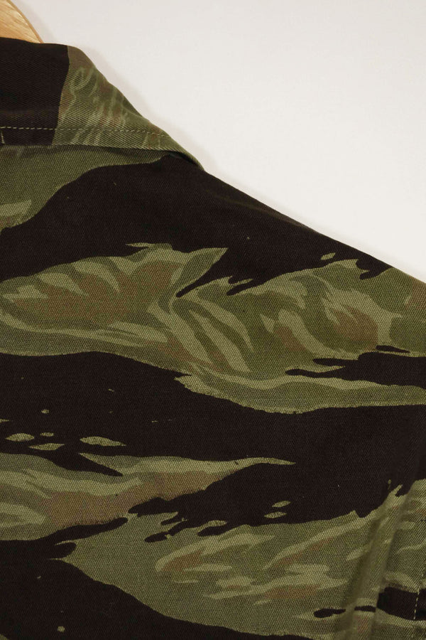 1960年代　クラシックパターン　タイガーストライプ　シャツ　Asian Cut 中古品