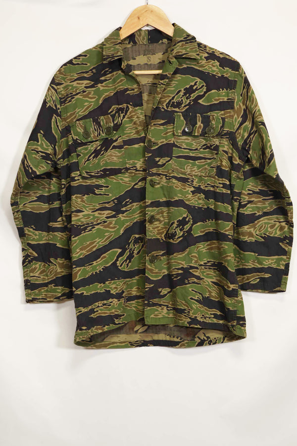 1960年代後半〜70年代前半　レイトウォーパターン　タイガーストライプシャツ　US-S　中古品