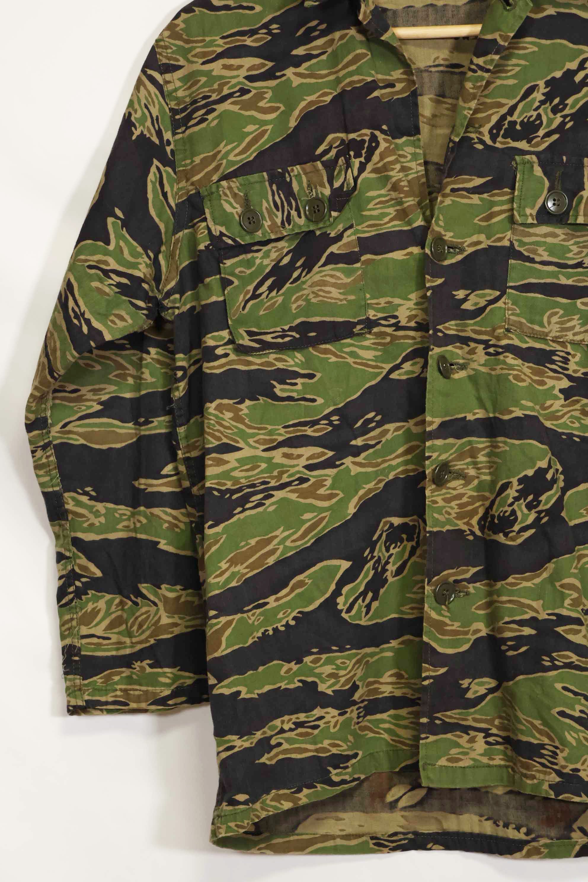 1960年代後半〜70年代前半　レイトウォーパターン　タイガーストライプシャツ　US-S　中古品