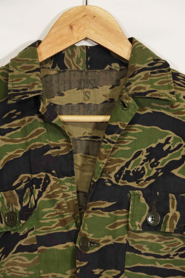 1960年代後半〜70年代前半　レイトウォーパターン　タイガーストライプシャツ　US-S　中古品