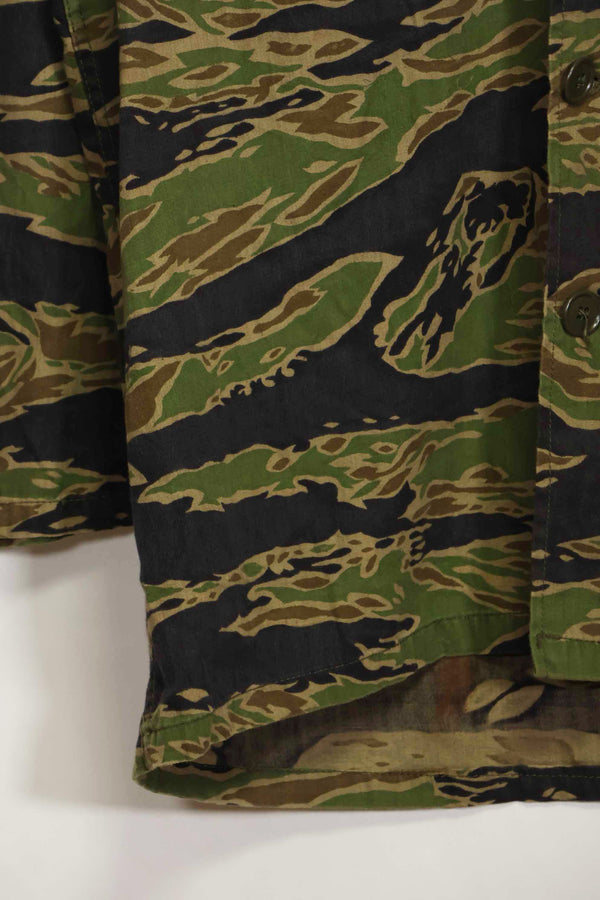 1960年代後半〜70年代前半　レイトウォーパターン　タイガーストライプシャツ　US-S　中古品