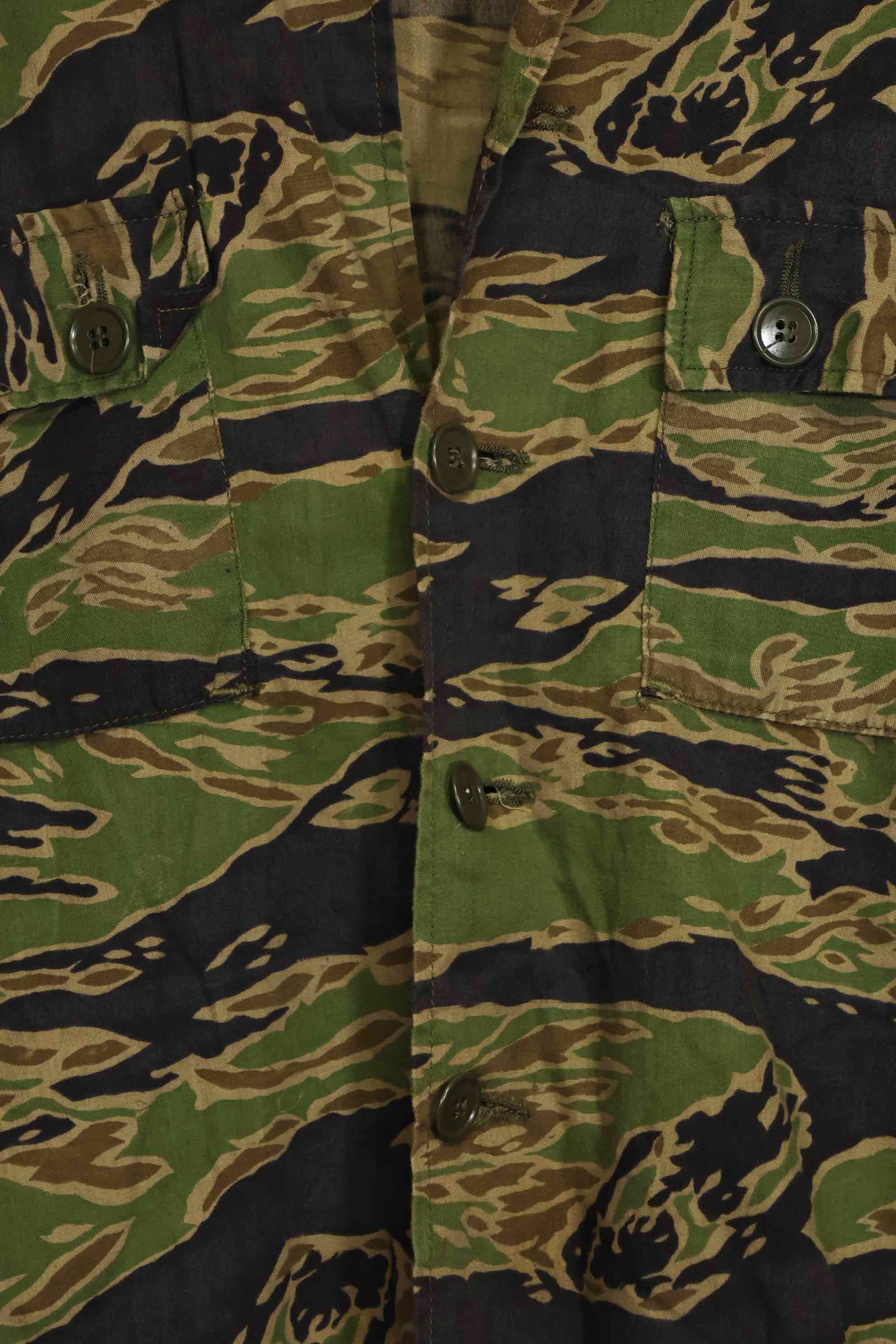 1960年代後半〜70年代前半　レイトウォーパターン　タイガーストライプシャツ　US-S　中古品