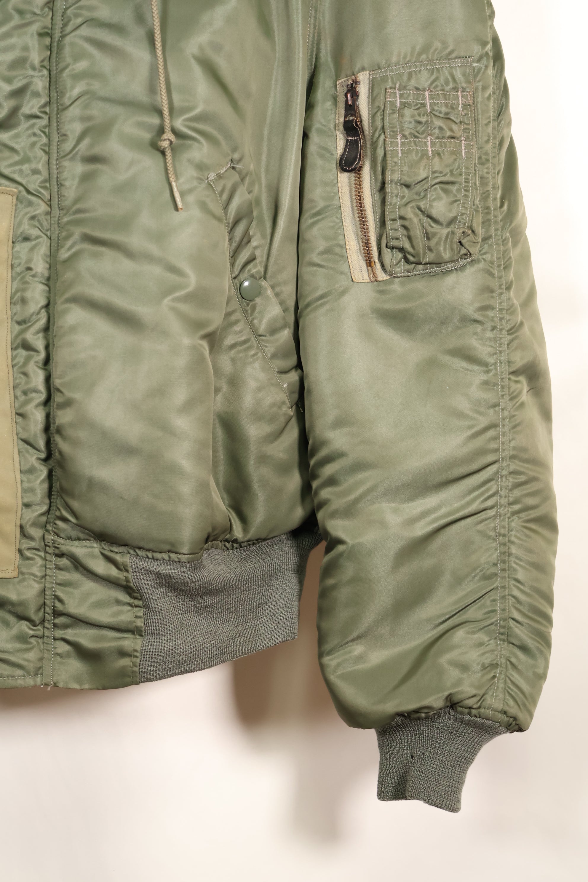 1950年代製　MEDIUM アメリカ空軍　N-2B フライトジャケット　状態良い　中古品