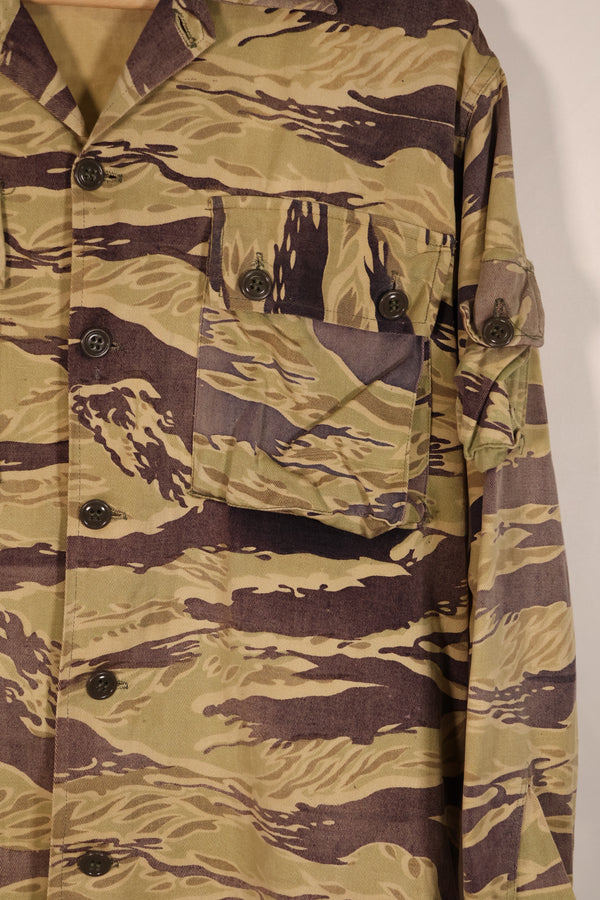 実物　初期ゴールドタイガーストライプ　USカット　シャツ　中古品　退色あり