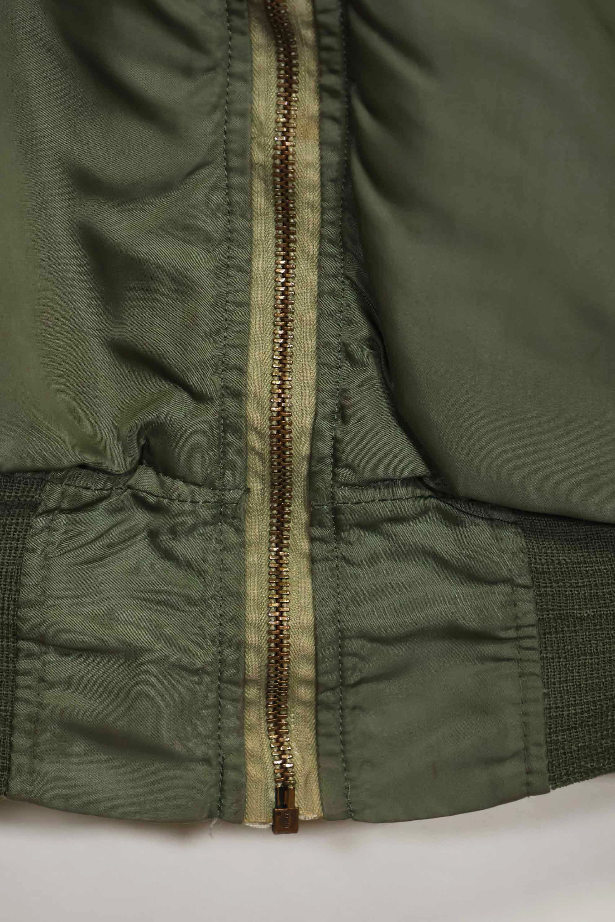 1969年契約　アメリカ空軍　L2-B　ライトゾーン　フライトジャケット　パッチ・階級章付　中古品