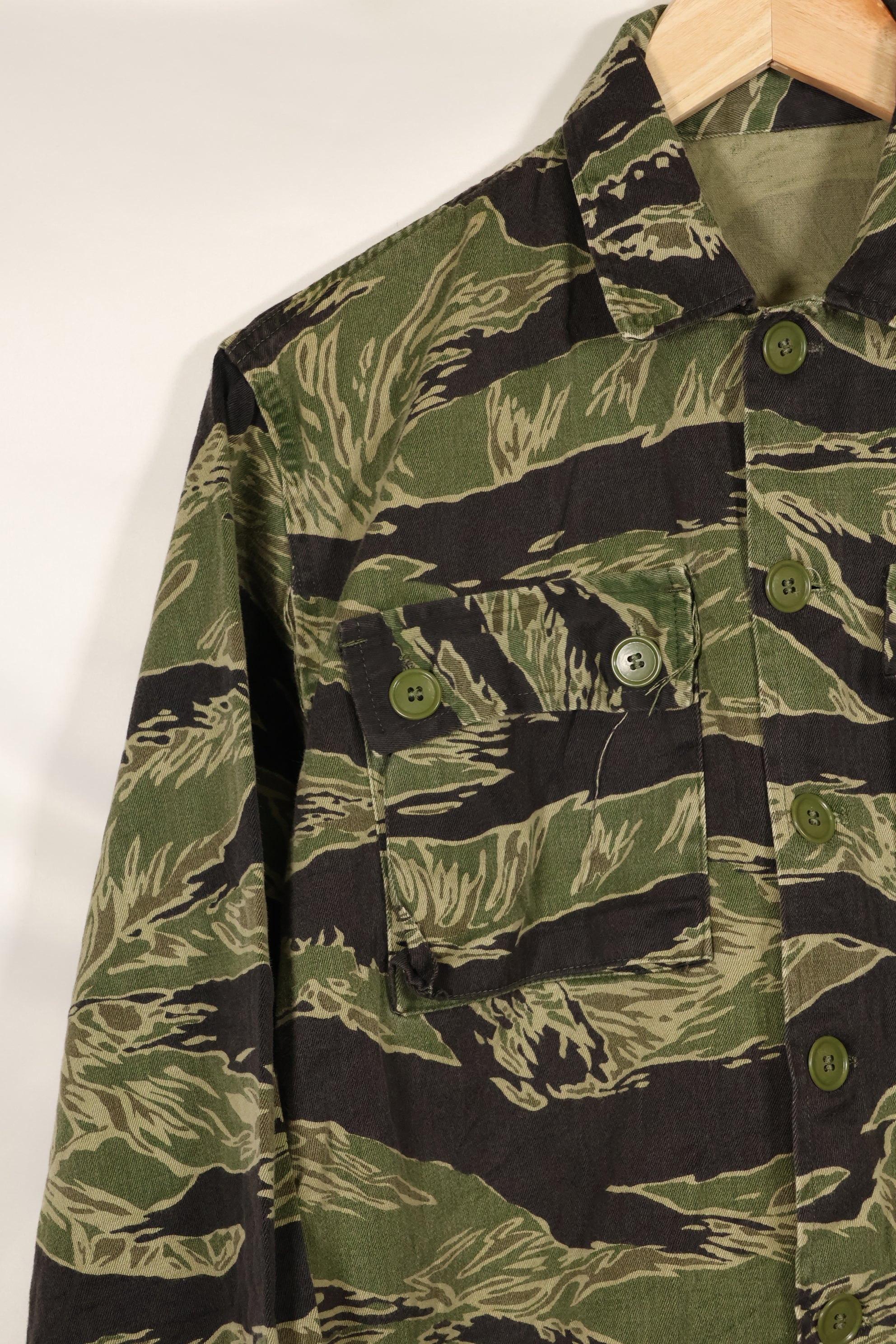 1960年代中頃　USカット　沖縄タイガー　ライムグリーンカラー　タイガーストライプ　シャツ　中古品