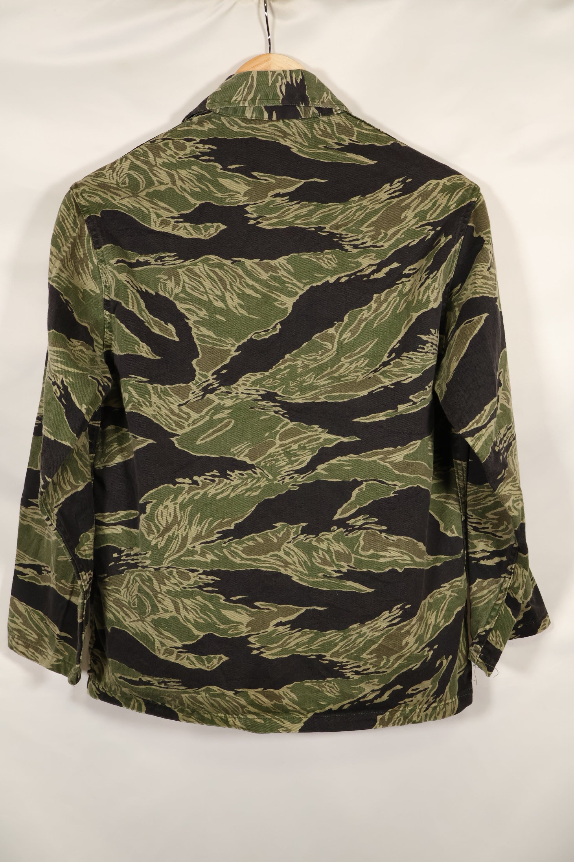 1960年代中頃　USカット　沖縄タイガー　ライムグリーンカラー　タイガーストライプ　シャツ　中古品