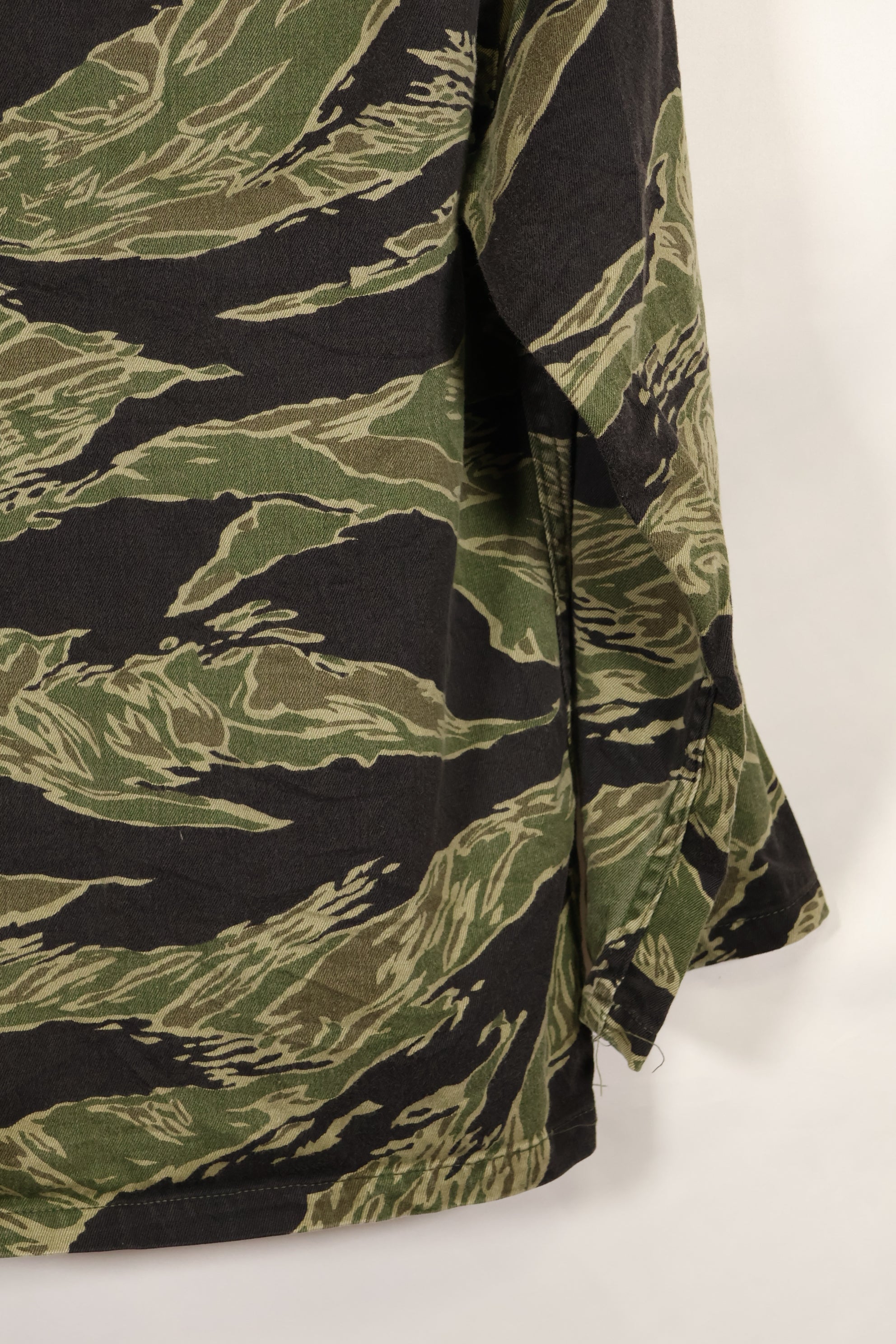 1960年代中頃　USカット　沖縄タイガー　ライムグリーンカラー　タイガーストライプ　シャツ　中古品