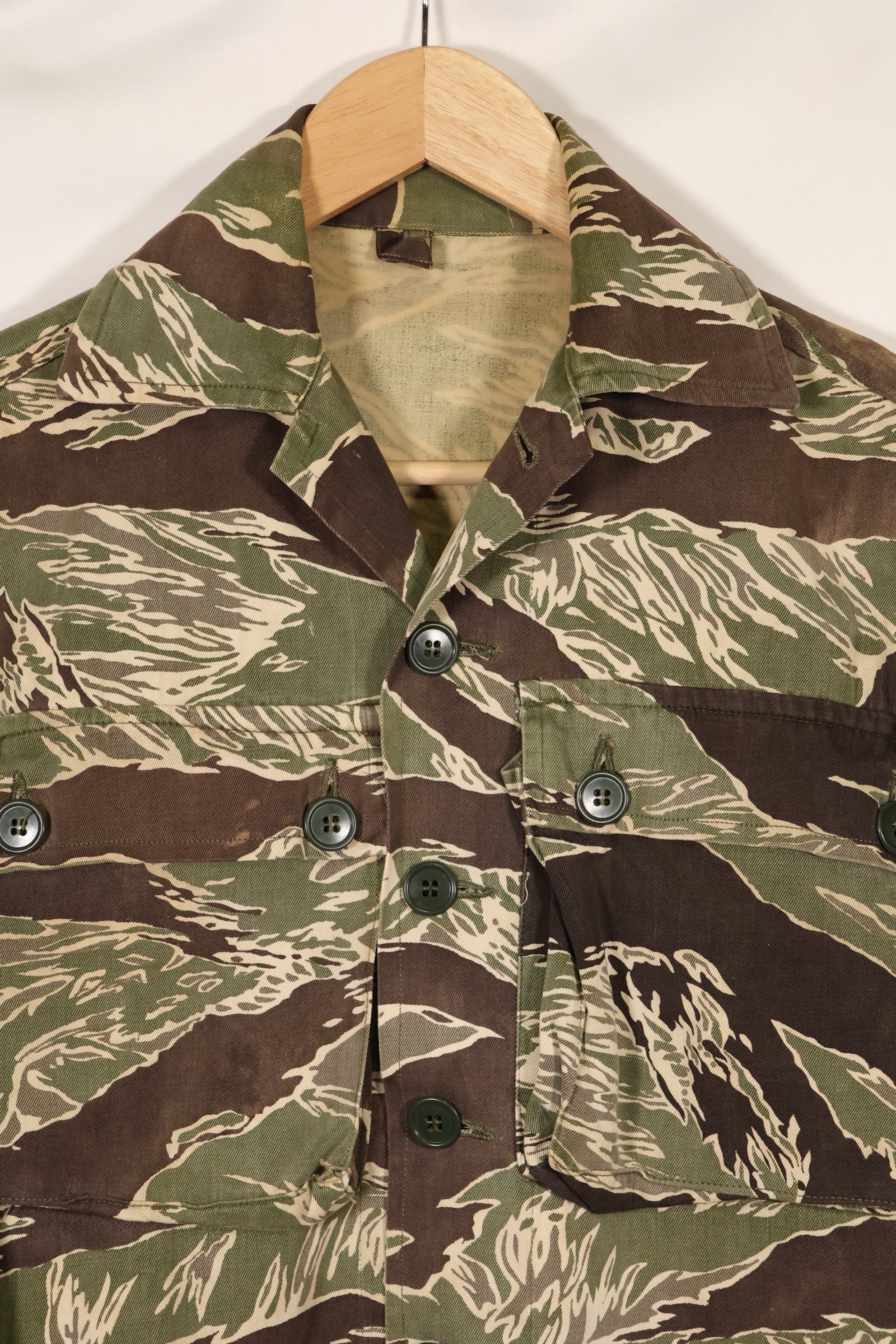 1960年代中頃　USカット　沖縄タイガー　ライムグリーンカラー　タイガーストライプ　シャツ　退色あり　中古品