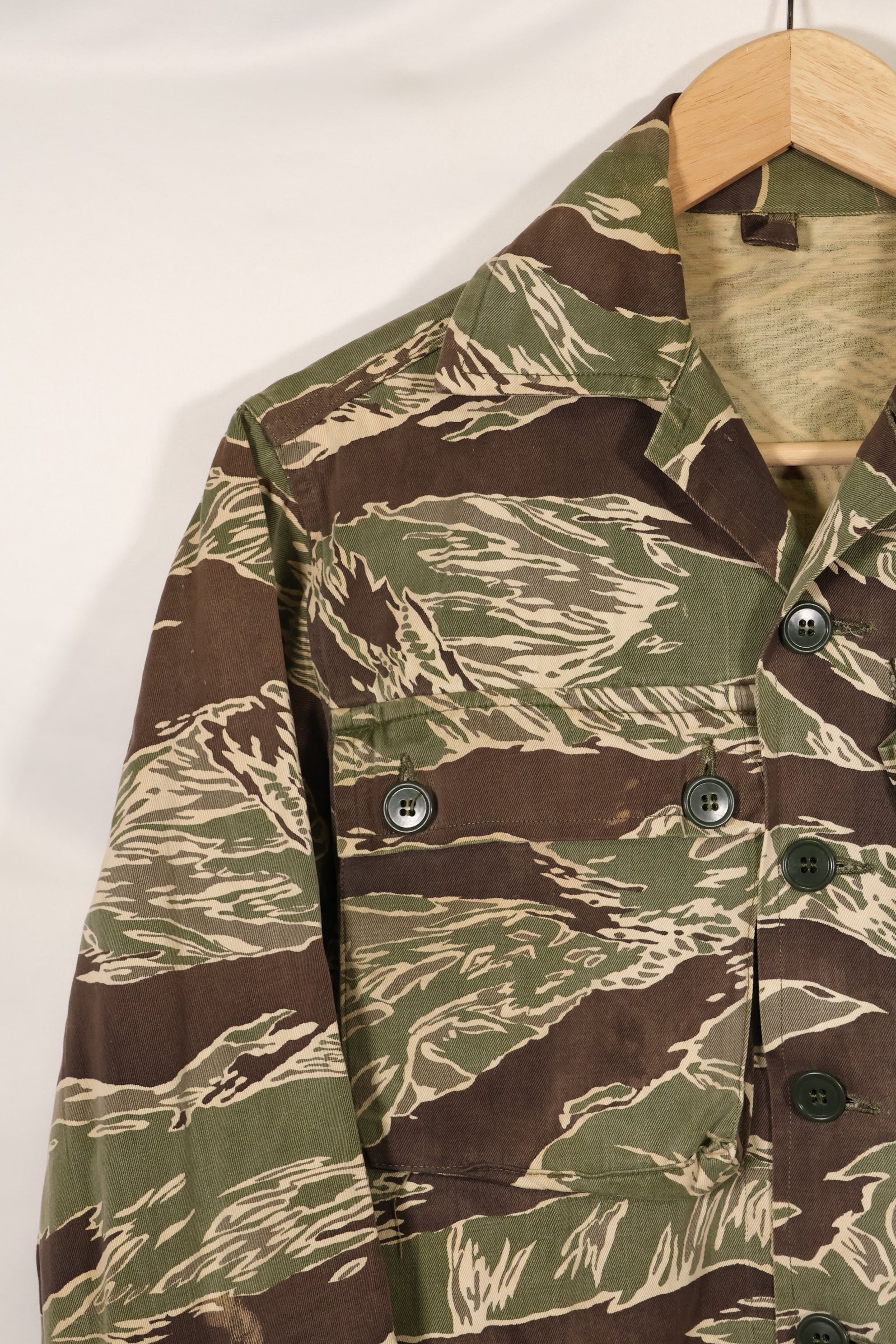 1960年代中頃　USカット　沖縄タイガー　ライムグリーンカラー　タイガーストライプ　シャツ　退色あり　中古品