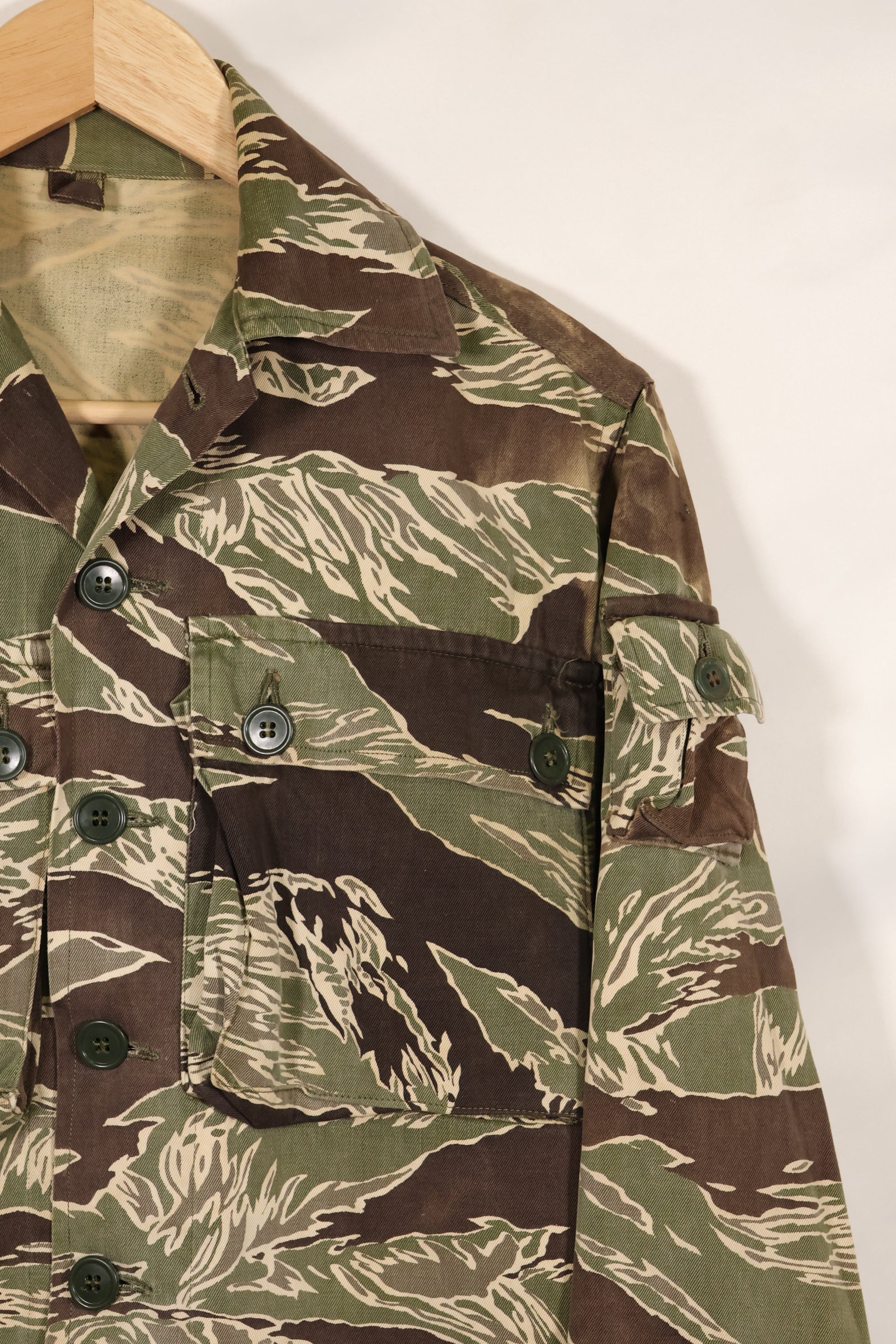 1960年代中頃　USカット　沖縄タイガー　ライムグリーンカラー　タイガーストライプ　シャツ　退色あり　中古品