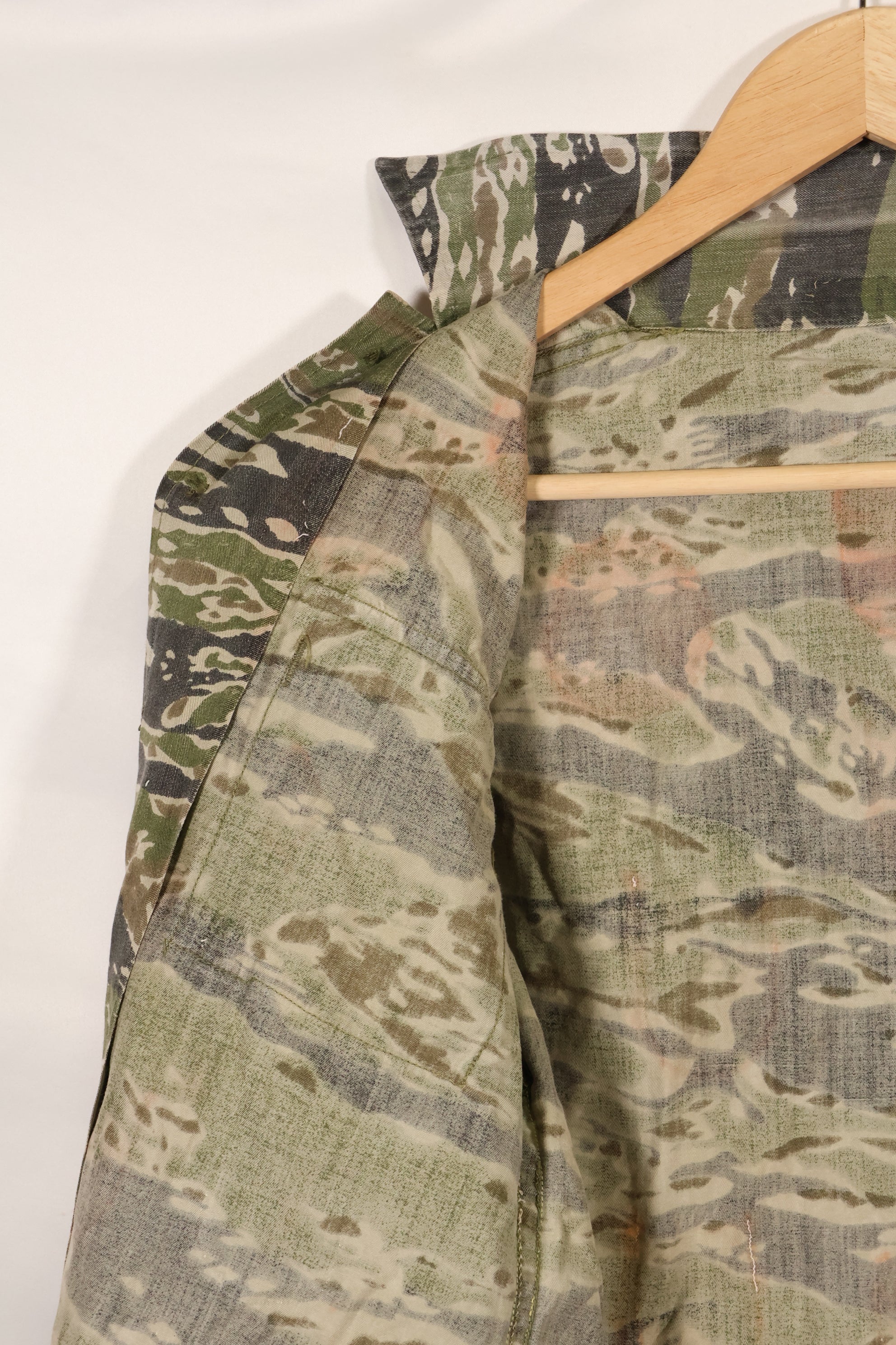 1960年代　タイガーストライプ　シャツ　CIDGパターン　退色あり　汚れあり　中古品