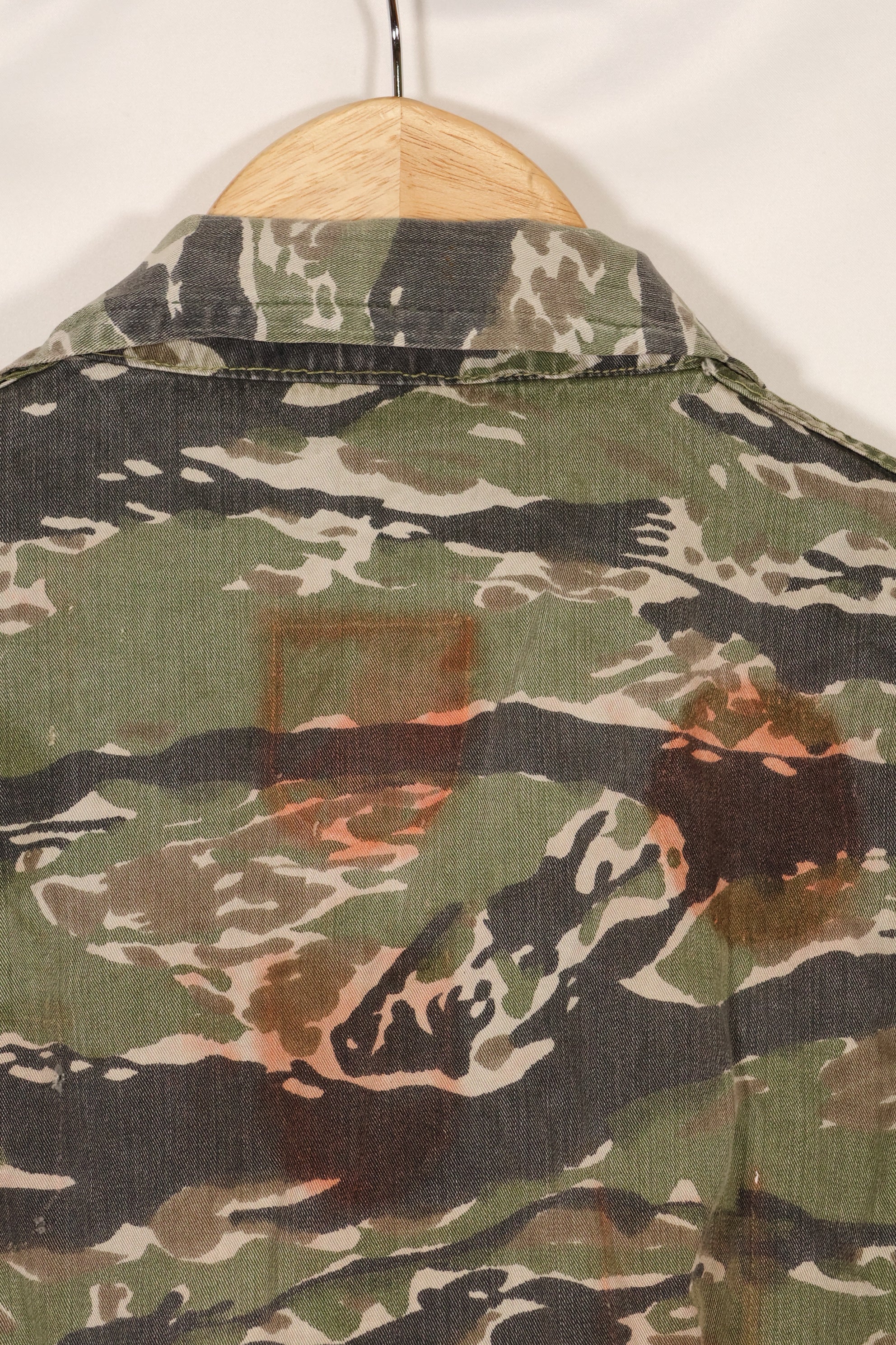 1960年代　タイガーストライプ　シャツ　CIDGパターン　退色あり　汚れあり　中古品