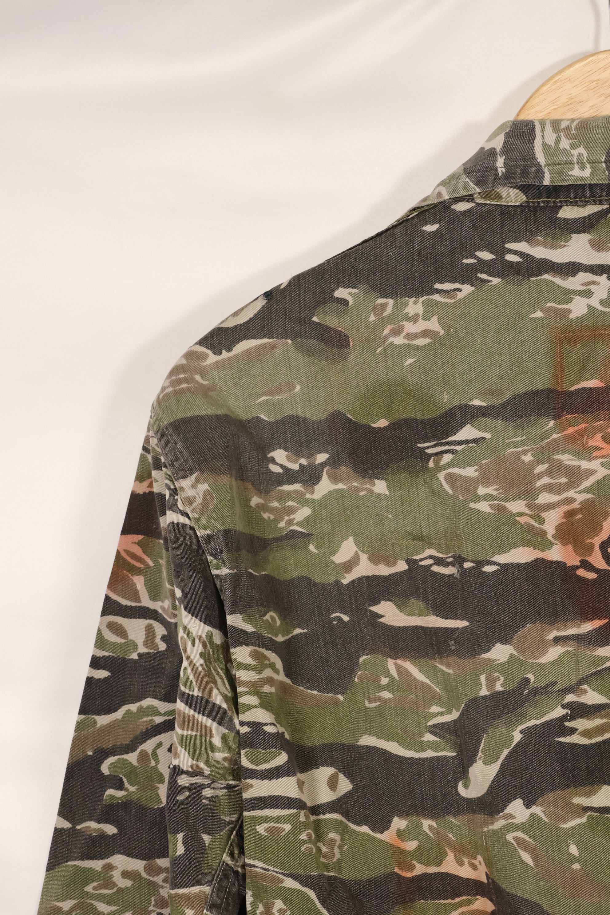 1960年代　タイガーストライプ　シャツ　CIDGパターン　退色あり　汚れあり　中古品