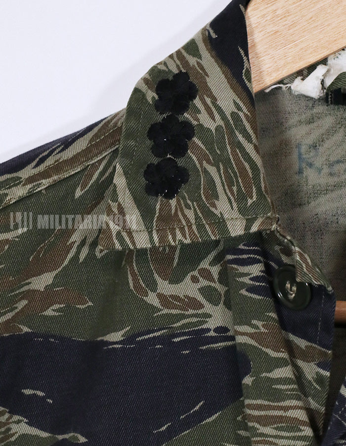 実物　シルバータイガーストライプ　ARVN 直接刺繍入り　Asian カット