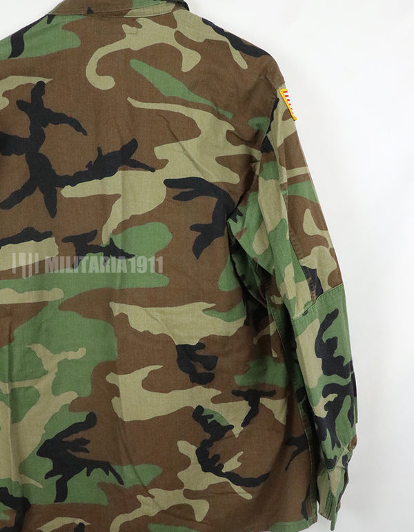 実物　アメリカ陸軍　ウッドランド迷彩　ジャケット　パッチ付き 1990年製