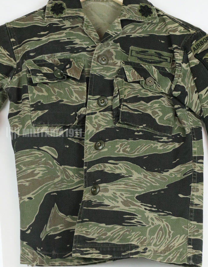 実物　シルバータイガー　子供用スーバニア　ベトナムローカルメイド品　退役兵からの放出品