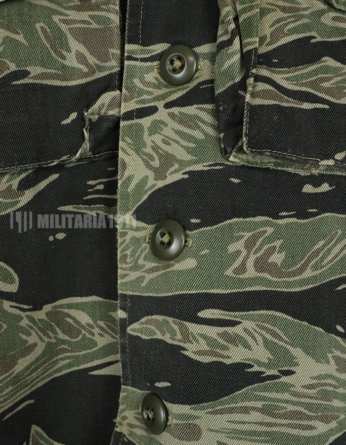 実物　シルバータイガー　子供用スーバニア　ベトナムローカルメイド品　退役兵からの放出品