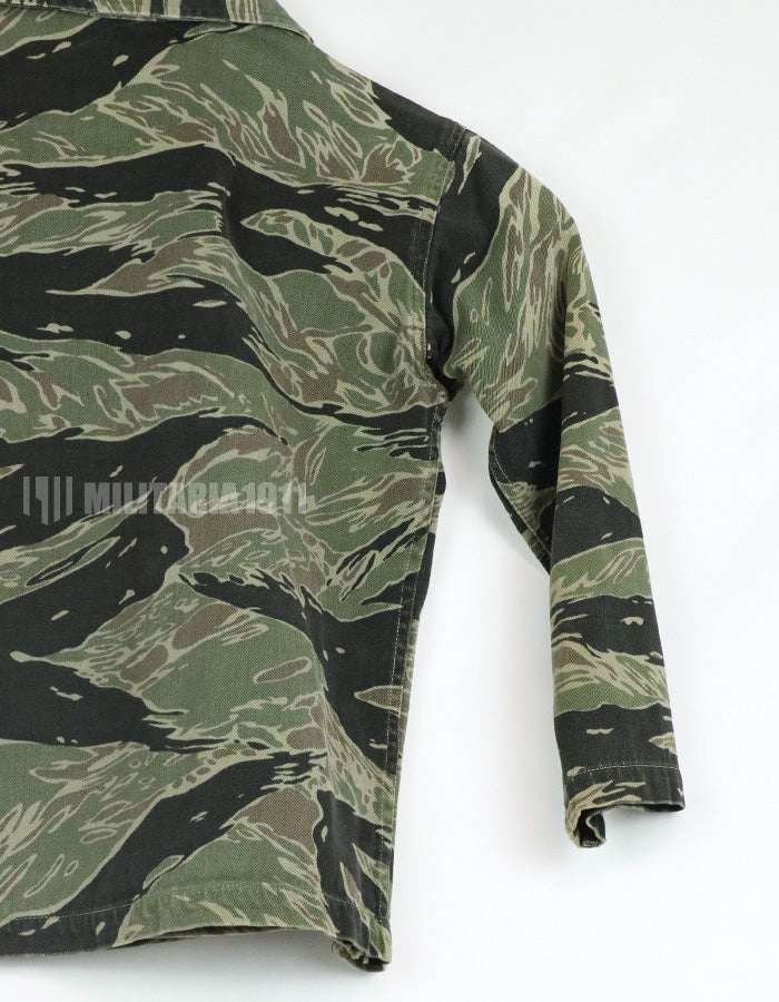 実物　シルバータイガー　子供用スーバニア　ベトナムローカルメイド品　退役兵からの放出品